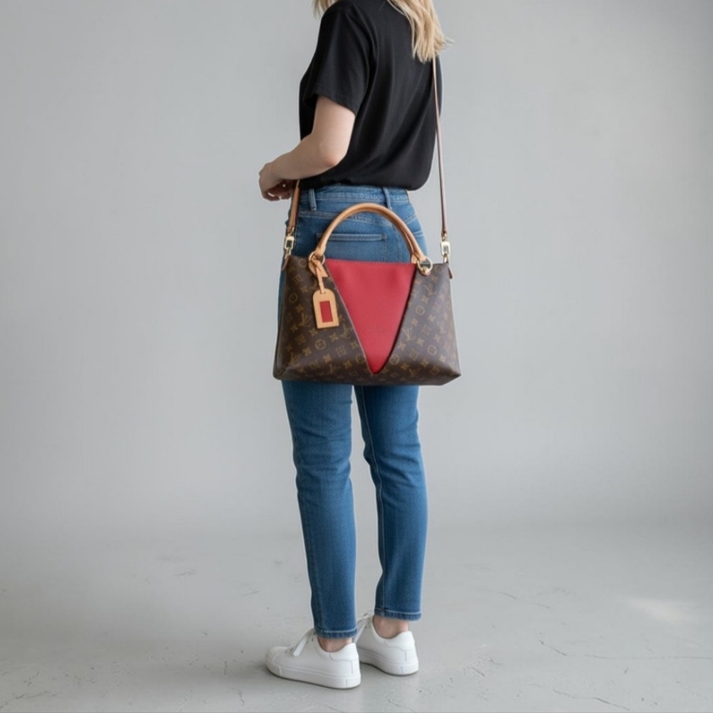 ✨️Authentic Louis Vuitton V Tote MM Monogram Bag - Picture 3 of 17